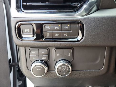 New 2026 GMC Yukon XL Denali w/ Sun & Power Step Package AWD/4WD image 29