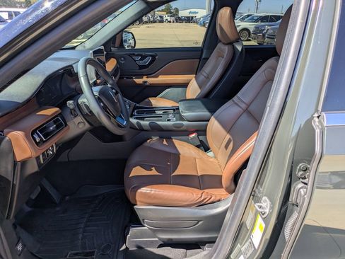 Used 2023 Lincoln Aviator Reserve image 7