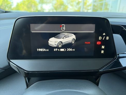Certified 2023 Volkswagen ID.4 Pro AWD/4WD image 18