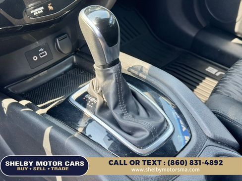 Used 2020 Nissan Rogue S AWD/4WD image 11