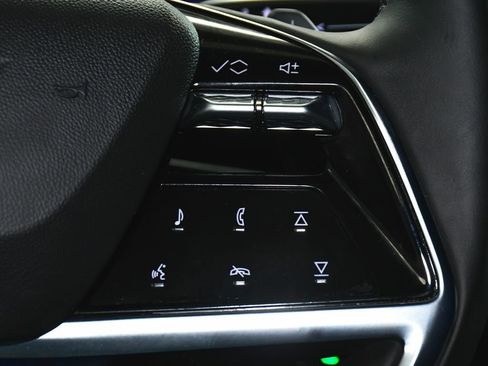 Used 2025 Cadillac Escalade Premium Luxury w/ LPO, Floor Liner Package AWD/4WD image 37