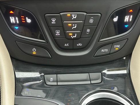 Used 2018 Buick Envision Preferred image 23