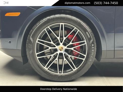 Used 2024 Porsche Cayenne S image 42