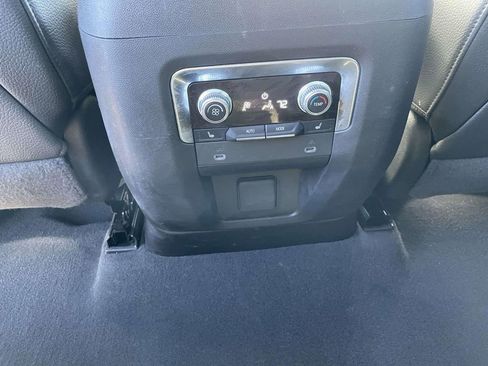 Used 2022 GMC Yukon Denali image 14