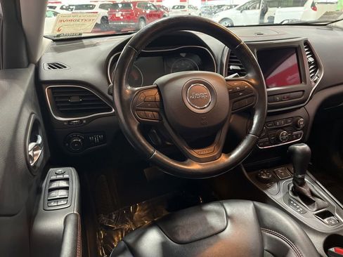 Used 2020 Jeep Cherokee Trailhawk w/ Cold Weather Group AWD/4WD image 10