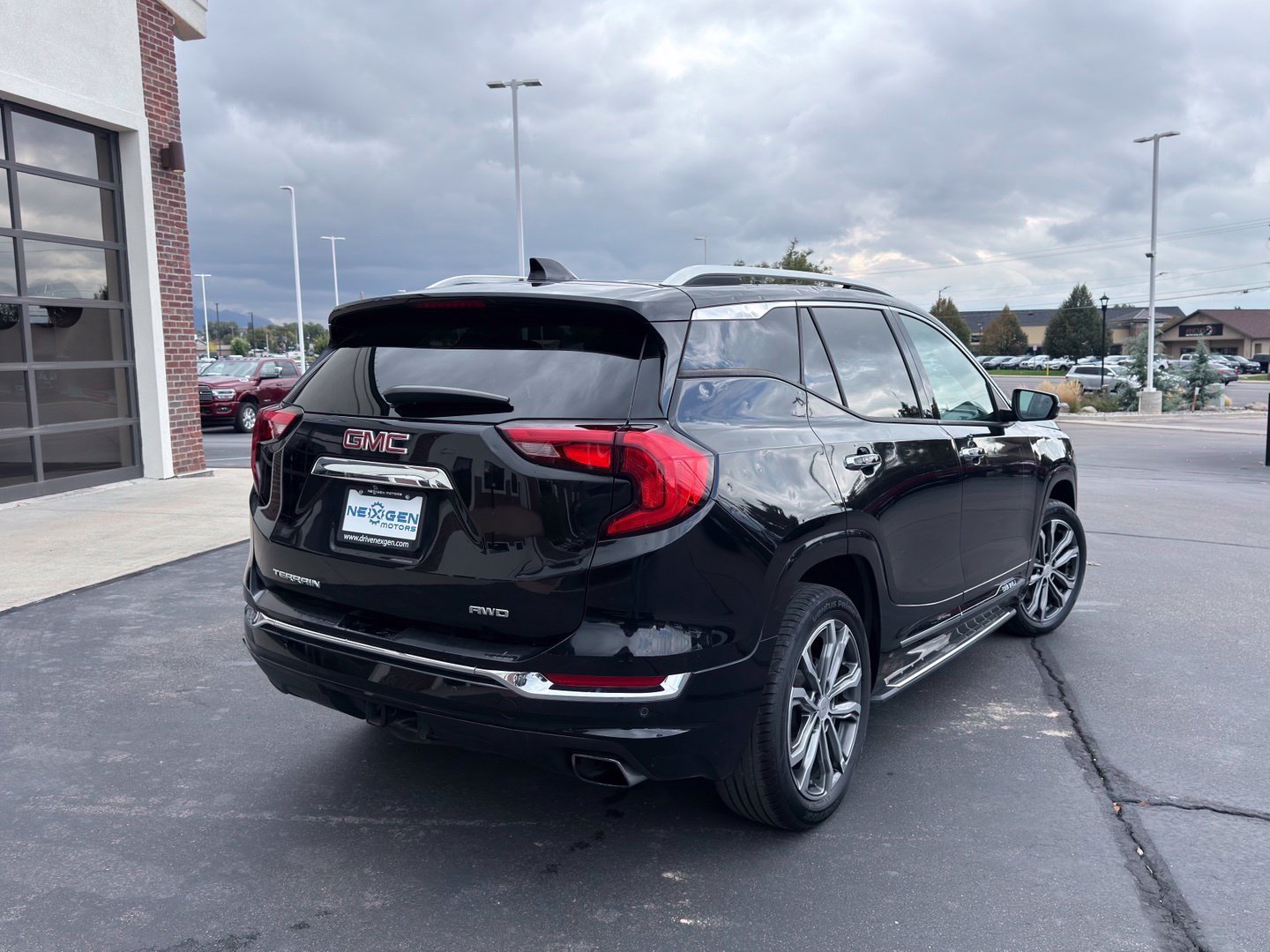 Used 2019 GMC Terrain Denali w/ LPO, 'HIT The Road' Package AWD/4WD image 39