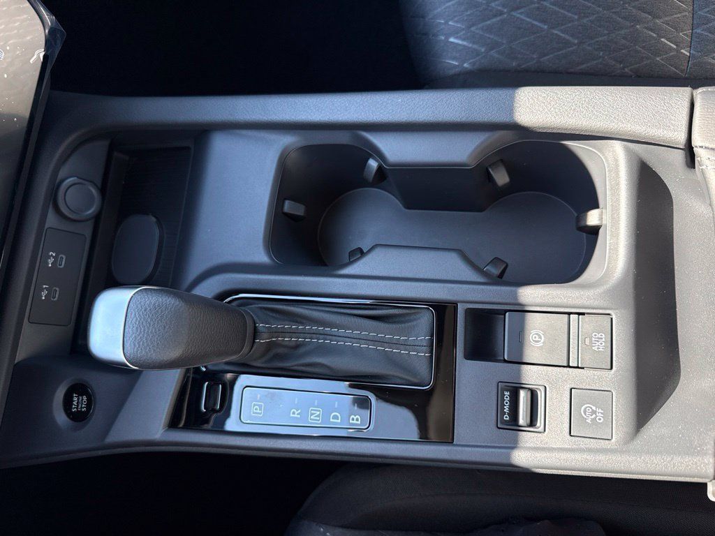 New 2027 Nissan Sentra SV FWD image 9