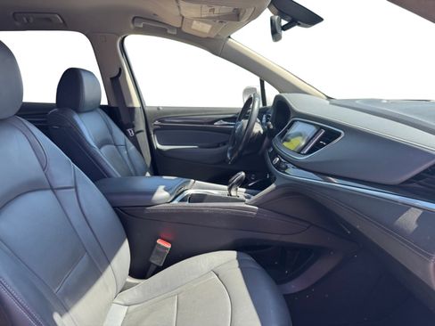 Used 2020 Buick Enclave Essence image 17