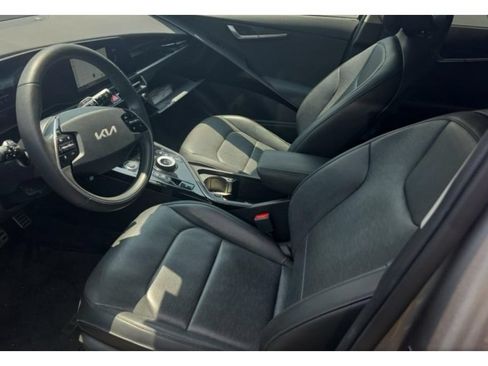 Used 2023 Kia Niro Wave w/ Wave Preserve Package FWD image 5