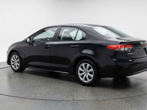 Used 2025 Toyota Corolla LE image 6