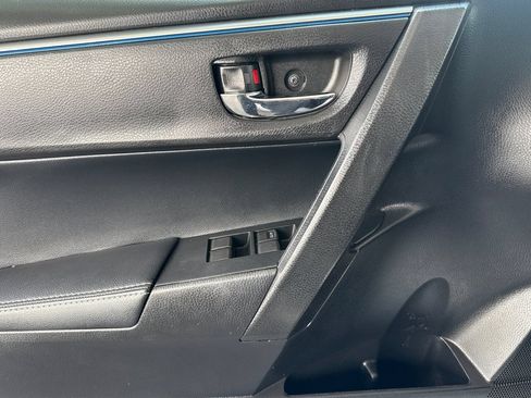 Used 2016 Toyota Corolla S FWD image 17