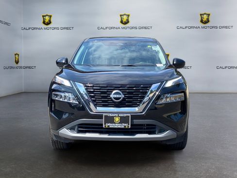 Used 2023 Nissan Rogue SV image 2