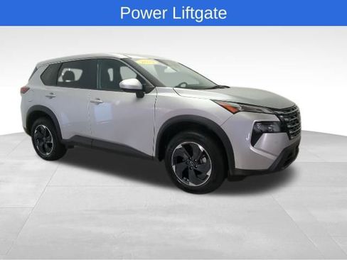 Used 2024 Nissan Rogue SV image 9