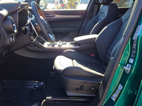New 2025 Alfa Romeo Stelvio Sprint image 23
