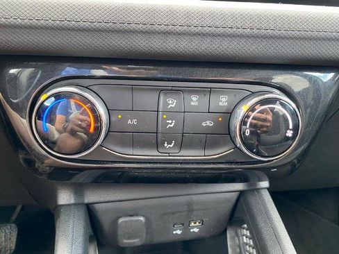 Used 2025 Chevrolet TrailBlazer LT image 22