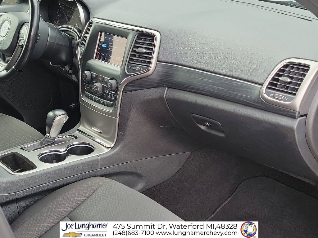 Used 2020 Jeep Grand Cherokee Laredo AWD/4WD image 29