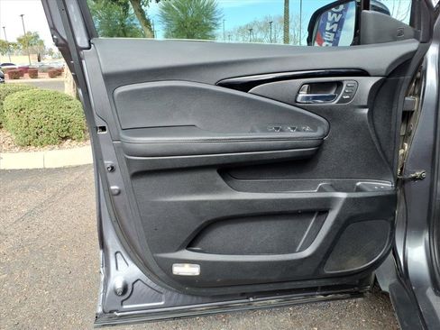 Used 2021 Honda Pilot Touring image 19