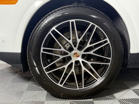 New 2026 Porsche Cayenne image 11