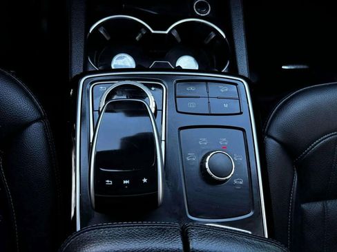 Used 2018 Mercedes-Benz GLS 450 4MATIC image 33