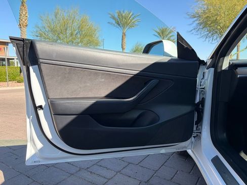 Used 2020 Tesla Model 3 Standard Range image 7