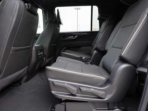 New 2026 GMC Yukon XL Elevation image 17