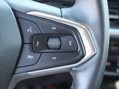 Used 2025 Chevrolet Trax ACTIV w/ Driver Confidence Package FWD image 20