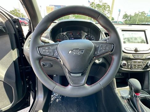 Used 2023 Chevrolet Equinox RS FWD image 11