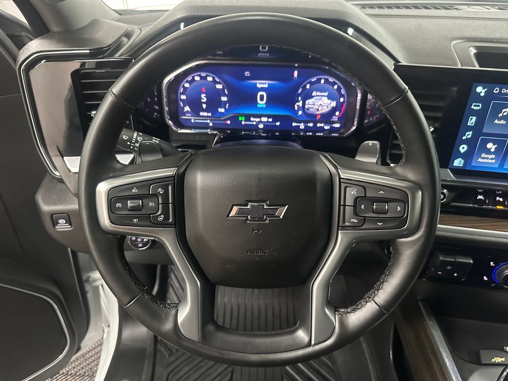 Used 2025 Chevrolet Silverado 1500 RST AWD/4WD image 14