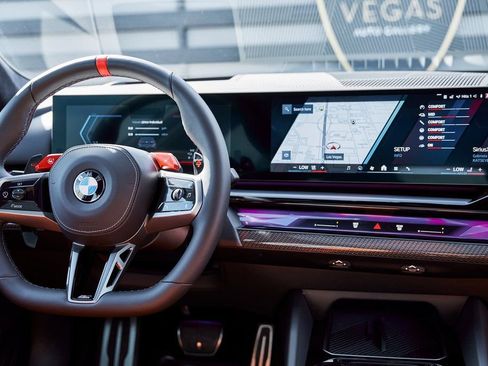 Used 2026 BMW M5 w/ Executive Package image 63