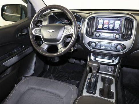 Used 2018 Chevrolet Colorado LT w/ LT Convenience Package image 9