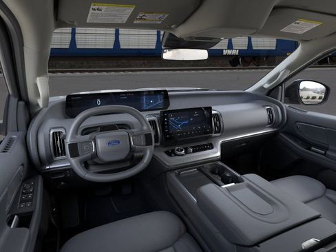 New 2026 Ford Expedition Active RWD image 9
