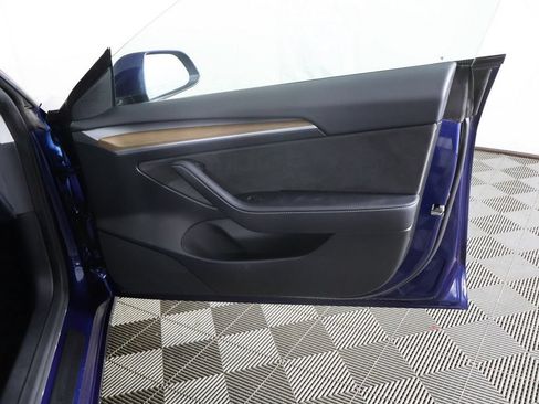 Used 2023 Tesla Model 3 Standard Range RWD image 29