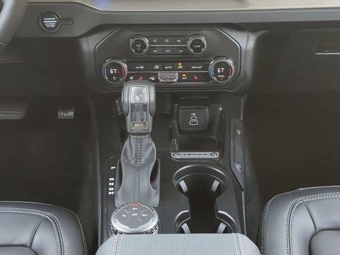 New 2026 Ford Bronco Outer Banks AWD/4WD image 17