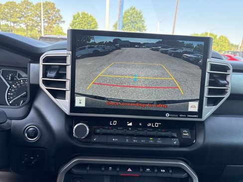 Used 2022 Toyota Tundra SR5 w/ SR5 Premium Package RWD image 18