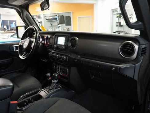 Used 2018 Jeep Wrangler Sport image 28