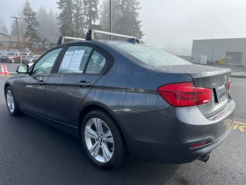 Used 2017 BMW 320i xDrive Sedan image 4