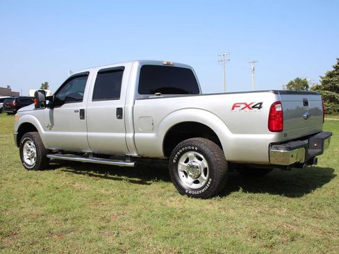 Used 2016 Ford F250 XLT w/ XLT Value Package AWD/4WD image 9
