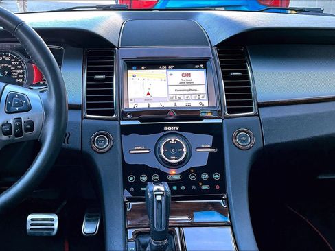 Used 2017 Ford Taurus SHO image 6