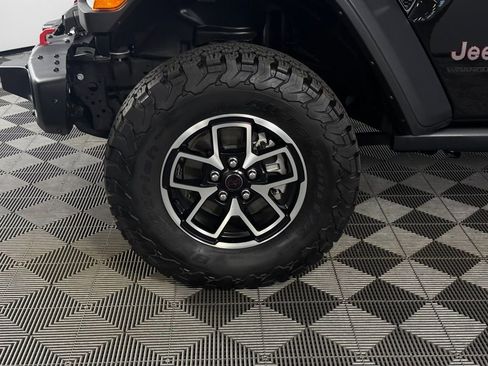 Used 2024 Jeep Wrangler Rubicon w/ Capability Package image 13