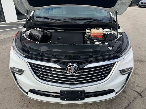 Used 2023 Buick Enclave Essence image 11