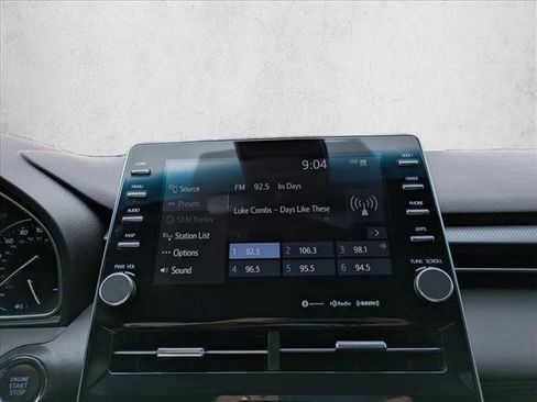 Used 2021 Toyota Avalon XSE image 11