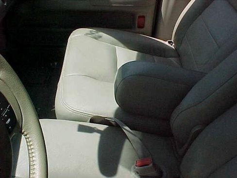 Used 2007 Ford Crown Victoria LX RWD image 23