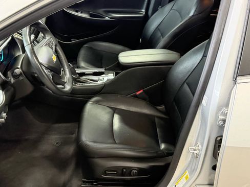 Used 2017 Chevrolet Malibu Limited LTZ w/ Leather Package FWD image 7