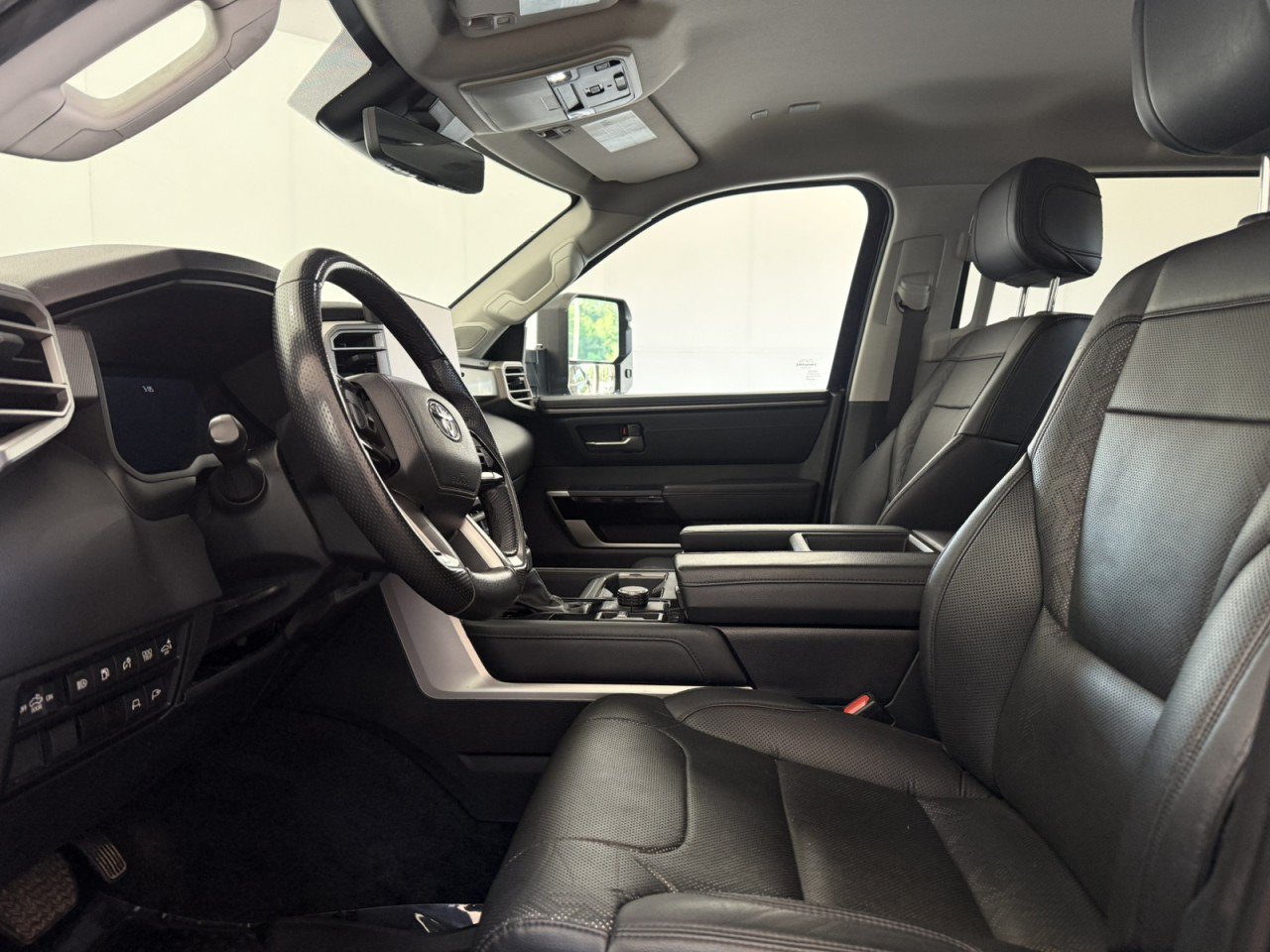 Used 2023 Toyota Tundra Limited AWD/4WD image 14