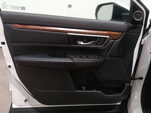 Used 2018 Honda CR-V Touring image 17