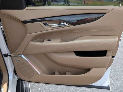 Used 2020 Cadillac Escalade ESV Platinum AWD/4WD image 40