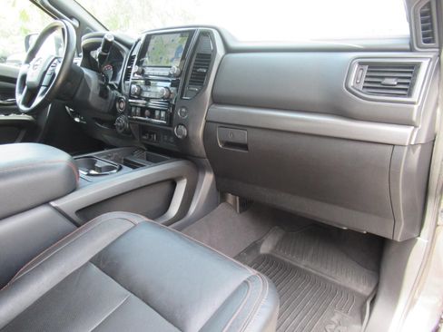 Used 2022 Nissan Titan PRO-4X w/ Pro-4x Convenience Package AWD/4WD image 13