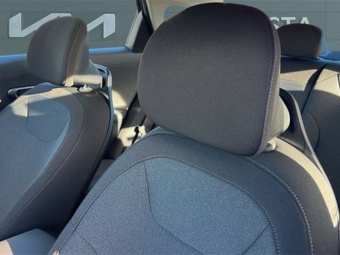 New 2025 Kia K4 LXS image 11
