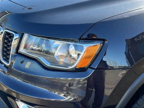 Used 2018 Jeep Grand Cherokee Limited image 7