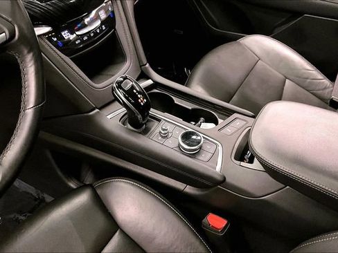 Used 2025 Cadillac XT6 Premium Luxury image 16